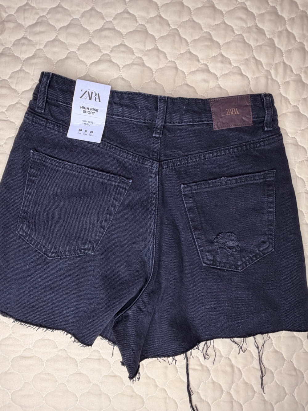 NWT Zara Black Distressed Women's Denim Shorts - Picture 3 of 3